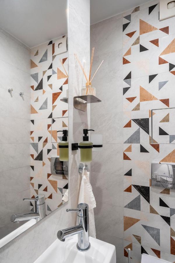 New High-End Designer 3Br Central Apt Σόφια Εξωτερικό φωτογραφία